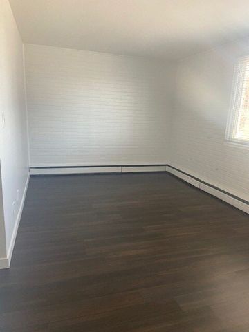 1 BDRM/1 BATH - 813 IDYLWYLD DR N - Available DEC 1 - Photo 5