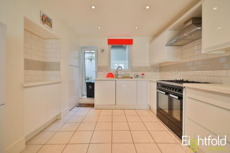 5 bedroom terraced house to rent - Photo 5