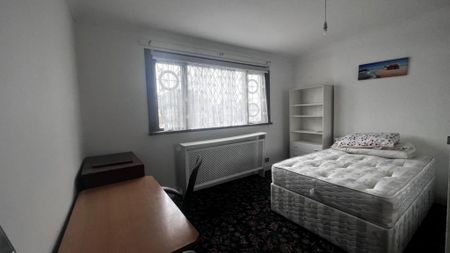 House share to rent - Photo 3