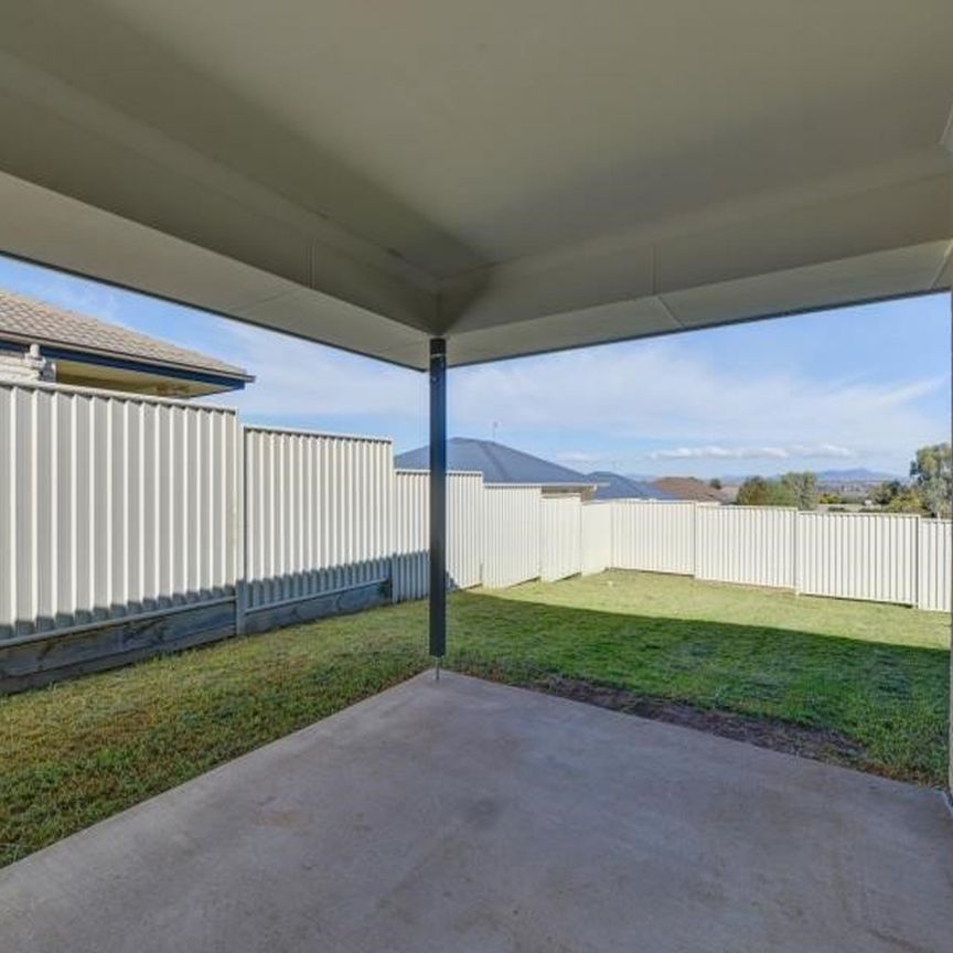 NORTH TAMWORTH - Modern Duplex for Lease - Photo 1