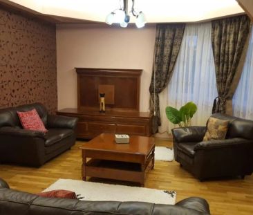 Vila 5 camere , in Ploiesti, zona 8 Martie. - Fotografie 2