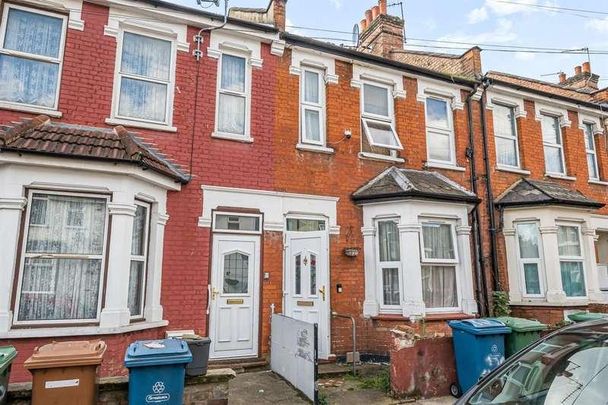 Herga Road, Harrow, HA3 - Photo 1