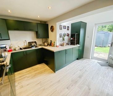 3 bedroom terraced house to rent - Photo 3