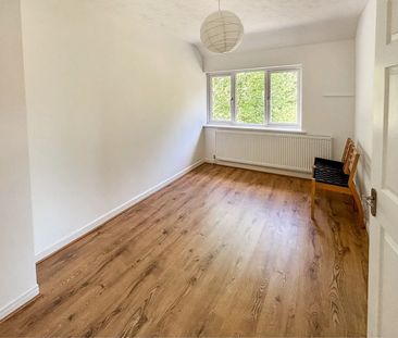 3 Bed Semi-Detached House, Rodbourne Road, B17 - Photo 3