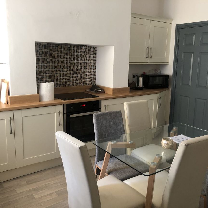 WF10, Castleford - Photo 1