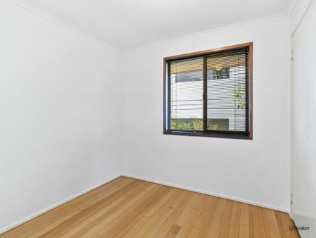 3 Bedroom Duplex on Jefferson Lane - Low-Maintenance Coastal Living - Photo 2