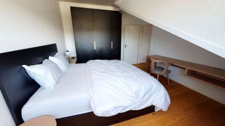 Möbelierte Dachwohnung an zentraler Lage - Photo 3