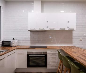 Room in a shared 4-bedroom apartment for rent in l'Antiga Esquerra de l'Eixample (Professionals only, couples allowed, students allowed) - Foto 2