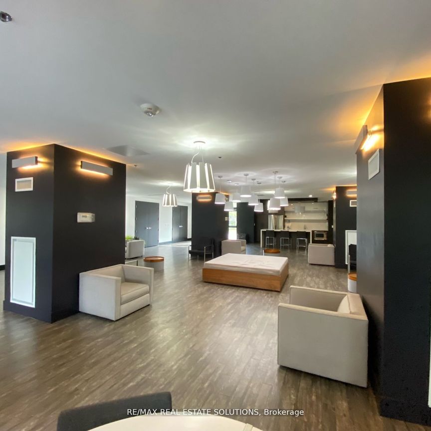 Showcase Lofts - Photo 1