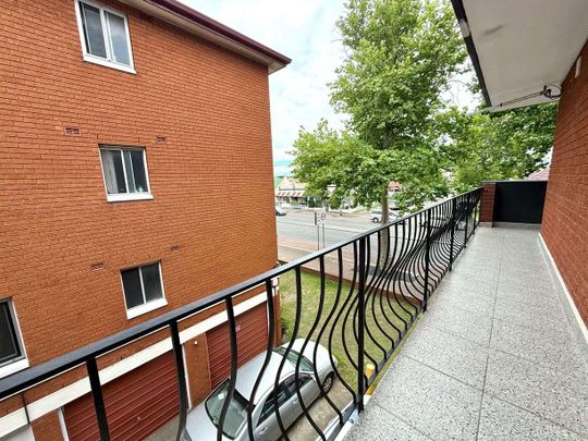 Spacious and Modern 3 Bedroom Apartment - Photo 1