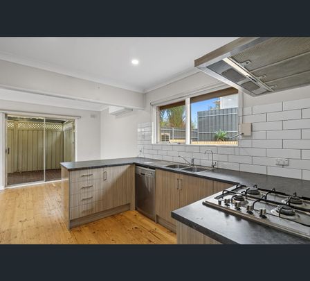 1 Beauvale Pl, Huntfield Heights, SA 5163 - Photo 1