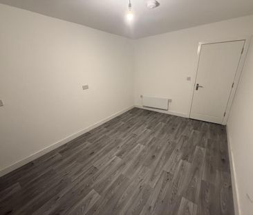 3 bedroom flat to rent - Photo 5