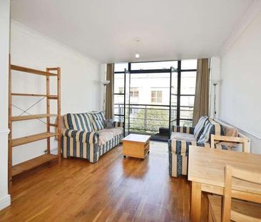 Town Meadow, Brentford, TW8 - Photo 1