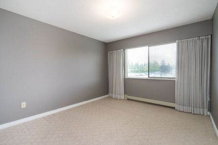 Age Restricted Condo in Abbotsford - Photo 4