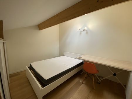 T3 MEUBLE - PLACE DE LA CROIX-ROUSSE - Photo 5