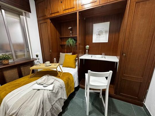 Calle San Martín de Porres, Madrid, Community of Madrid 28035 - Foto 1