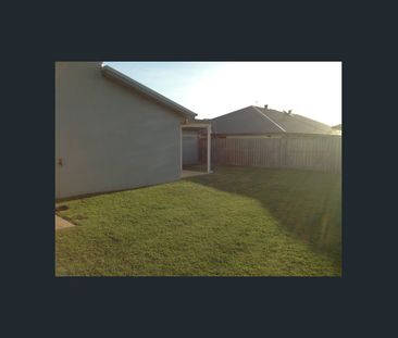 35 Miami Terrace, Blacks Beach, Qld 4740 - Photo 2