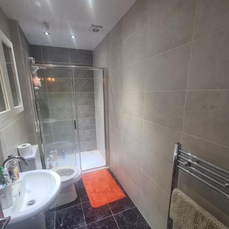 6 Bed - 48 Brudenell Mount, Hyde Park, Leeds - LS6 1HS - Student - Photo 4