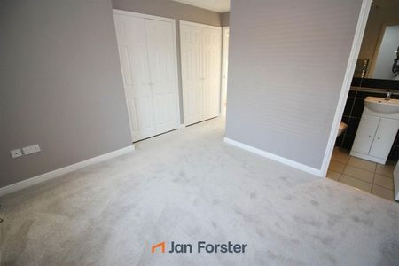 4 Bedroom House - Detached - Photo 4