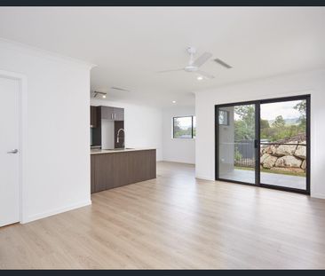 Solar Powered Electricity and Ducted Air-Conditioned Stylish Family... - Photo 2