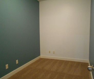 2bed + den 2bath Condo; Sundance Ridge – Available October 1st - Photo 6