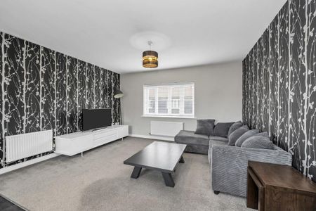 2 bedroom maisonette to rent - Photo 2