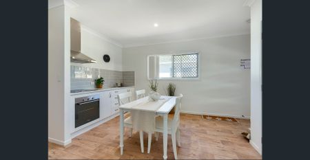 DESIGNER STUDIO APARTMENTS, FULLY FURNISHED – BILLS INCLUDED! - Photo 5