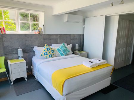 Waterfront, Fully furnished 1 Bedroom unit- Utilities included - Photo 4