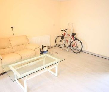 Greenland Crescent, Southall, UB2 - Photo 1