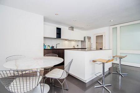 1 bedroom Flat To Let - Photo 2
