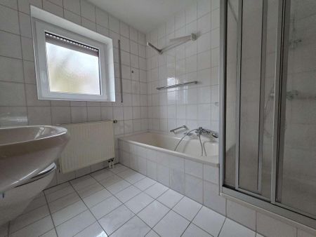 Lichtdurchflutete Wohnung mit Süd-Terrasse – Einziehen und Wohlfühlen! - Foto 3