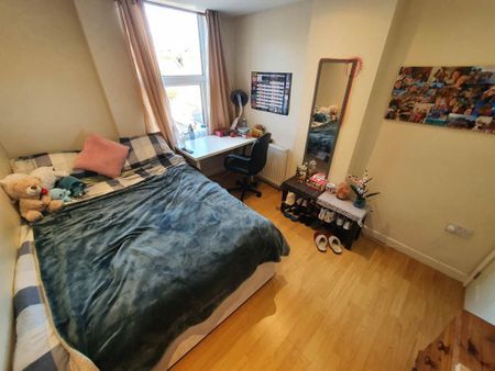 6 bedroom semi-detached house to rent - Photo 3