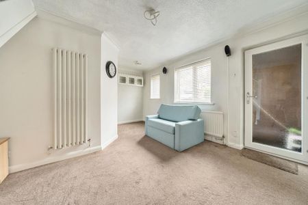 1 bedroom semi-detached house to rent - Photo 3
