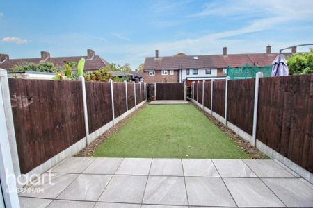 3 bedroom terraced house to rent - Photo 3