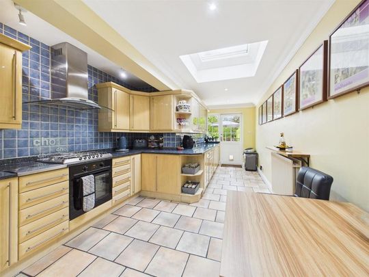 4 bedroom detached house to rent - Photo 1