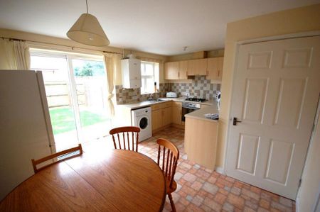 3 bedroom terraced house to rent - Photo 5