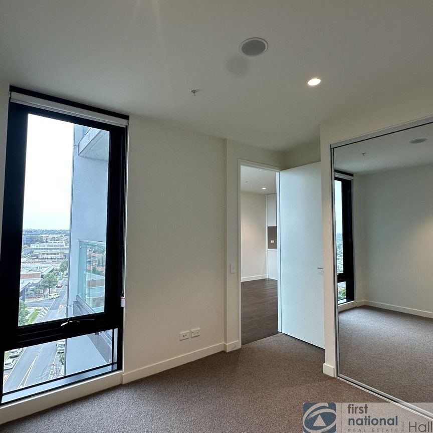 Welcome to THE LONSDALE - Photo 1