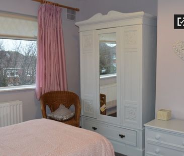 Room for rent in 3-bedroom apartment in Raheny, Dublin - Photo 2