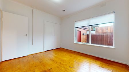 Well Sized Front Facing Villa! - Photo 5