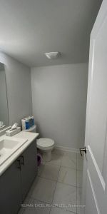 Property For Lease | N8236956 - Photo 4