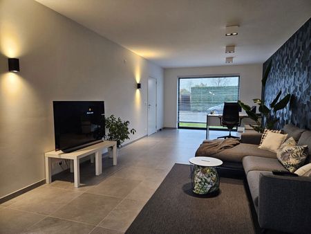 Knap gerenoveerde woning met tuin en garage - Photo 3