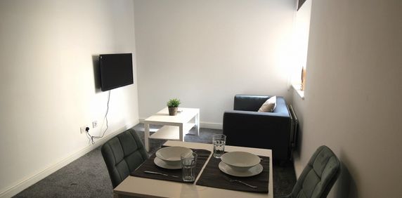 2 Bedroom Apartment - Photo 2