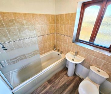 2 Bedroom Flat to Rent in Kings Road, Rushden, Northants, NN10 - Photo 6