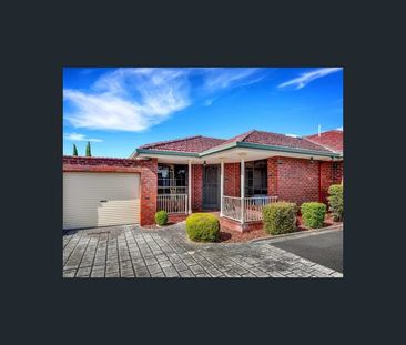 2/34 Bulla Road, Strathmore, Vic 3041 - Photo 4