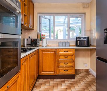 3 bed House - Semi-Detached To Let - Photo 6