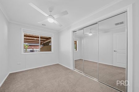 3 Undurra Dr, Glenfield Park NSW 2650 - Photo 4