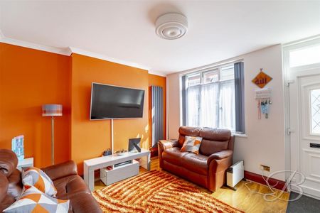 3 bedroom - Photo 5