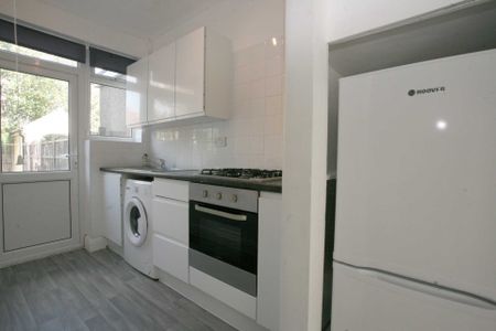 Price £1,900 pcm - Let - Photo 2