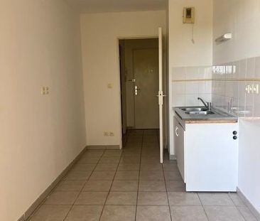 Location Appartement 3 pièces 66m² BRIGNOLES 83170 - Photo 3