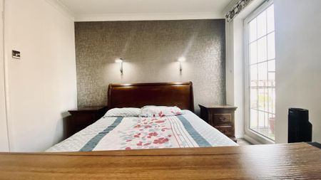 3 bedroom end of terrace house to rent - Photo 4